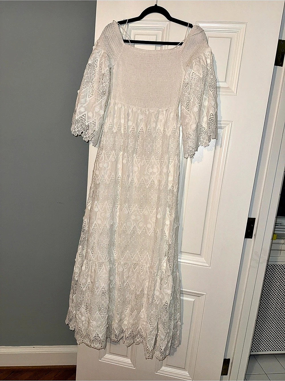 alice + olivia Roseline smocked White Lace Maxi Dress Large - Picture 7 of 16